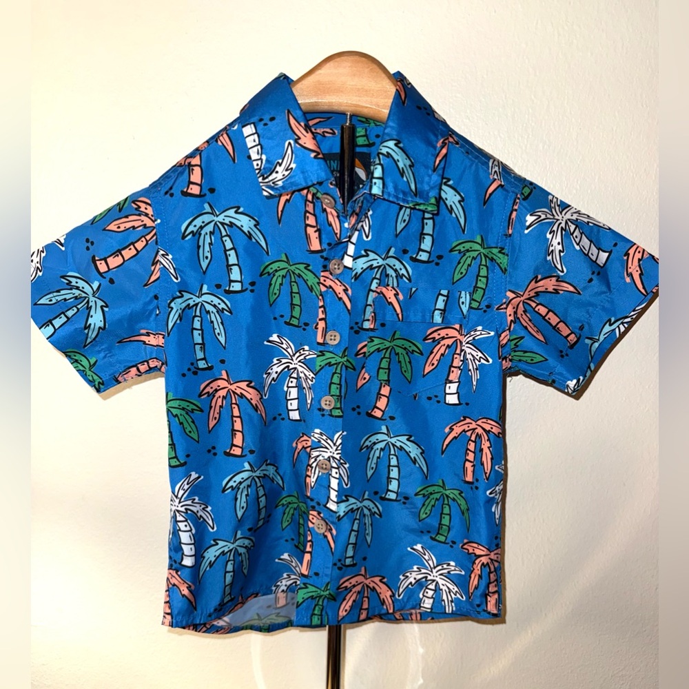 Trunks Surf and Swim Co. boys palm tree print Hawaiian shirt, size 4, EUC